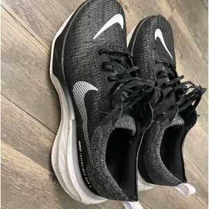 Brand New Mens Nike Invincible Run 3